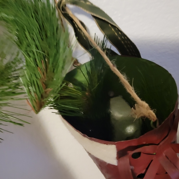 Metal Stocking Wall Pocket for Holiday Winter Primitive Decor Door Hanger - Picture 6 of 9